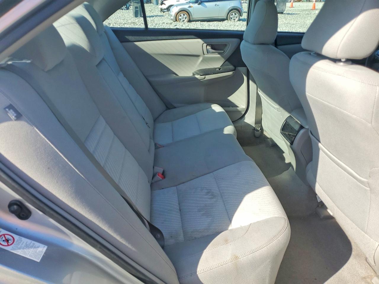 2016 TOYOTA CAMRY LE photo 10