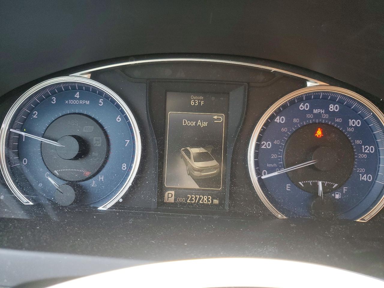 2016 TOYOTA CAMRY LE photo 9