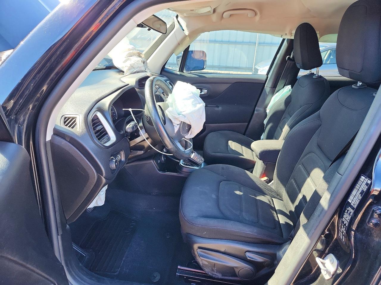 2020 JEEP RENEGADE LATITUDE photo 13