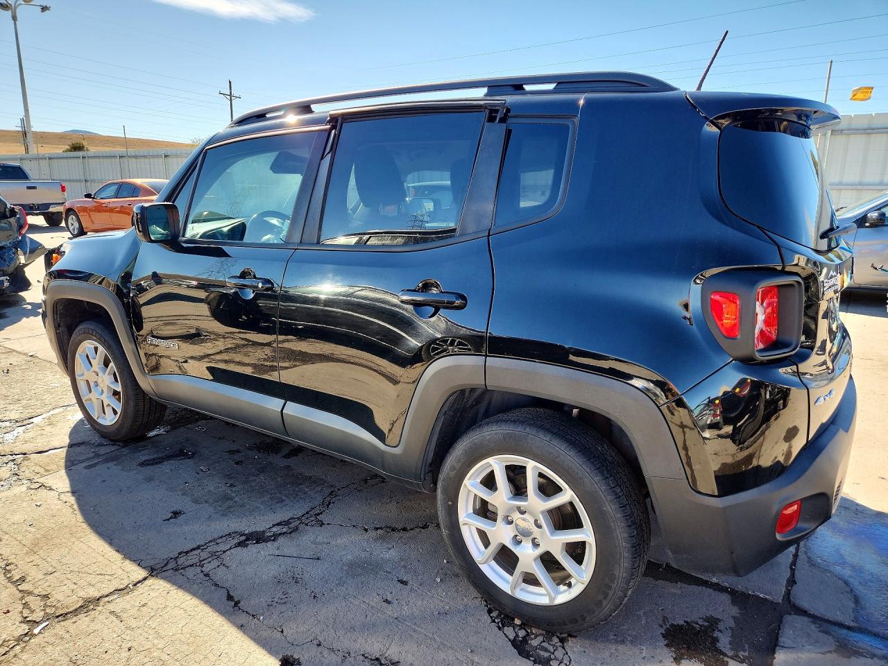 2020 JEEP RENEGADE LATITUDE photo 3