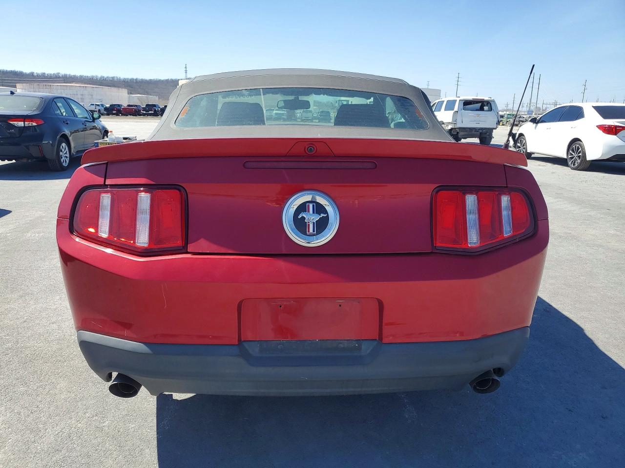 2012 FORD MUSTANG photo 6