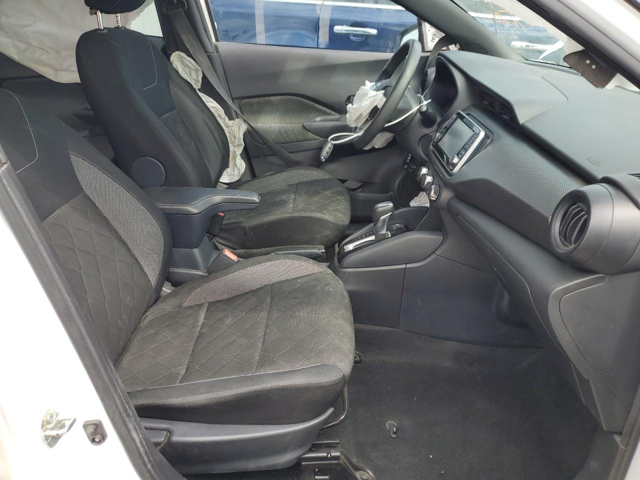 2020 NISSAN KICKS S photo 13