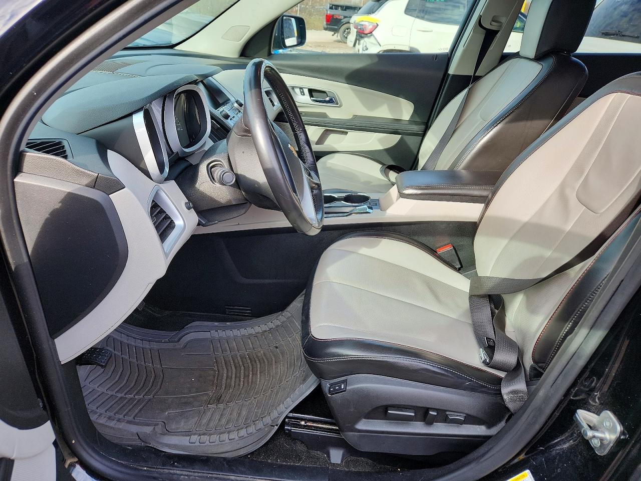 2017 CHEVROLET EQUINOX PREMIER photo 13