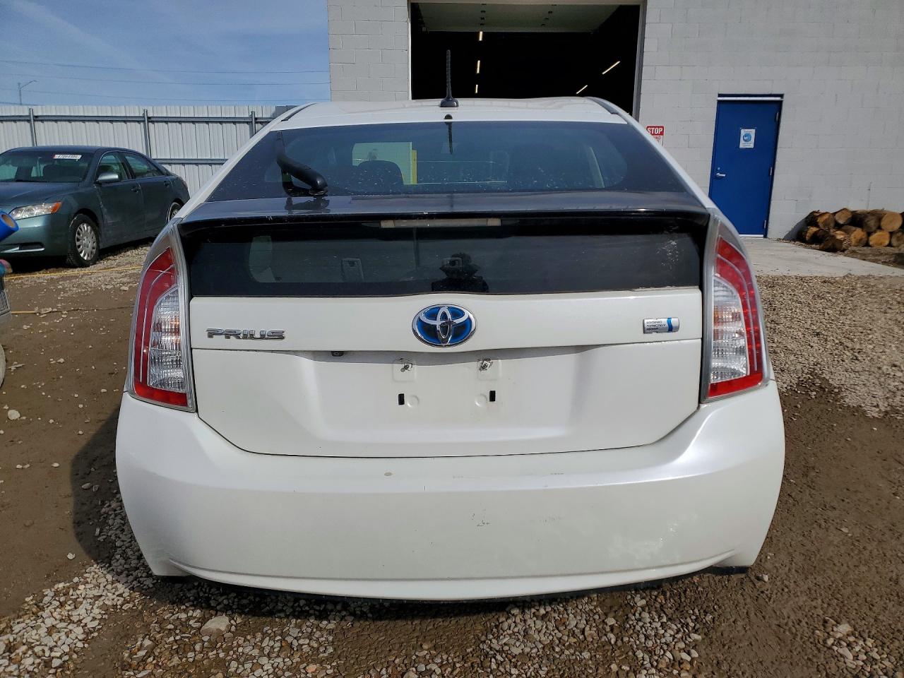 2012 TOYOTA PRIUS THREE photo 11