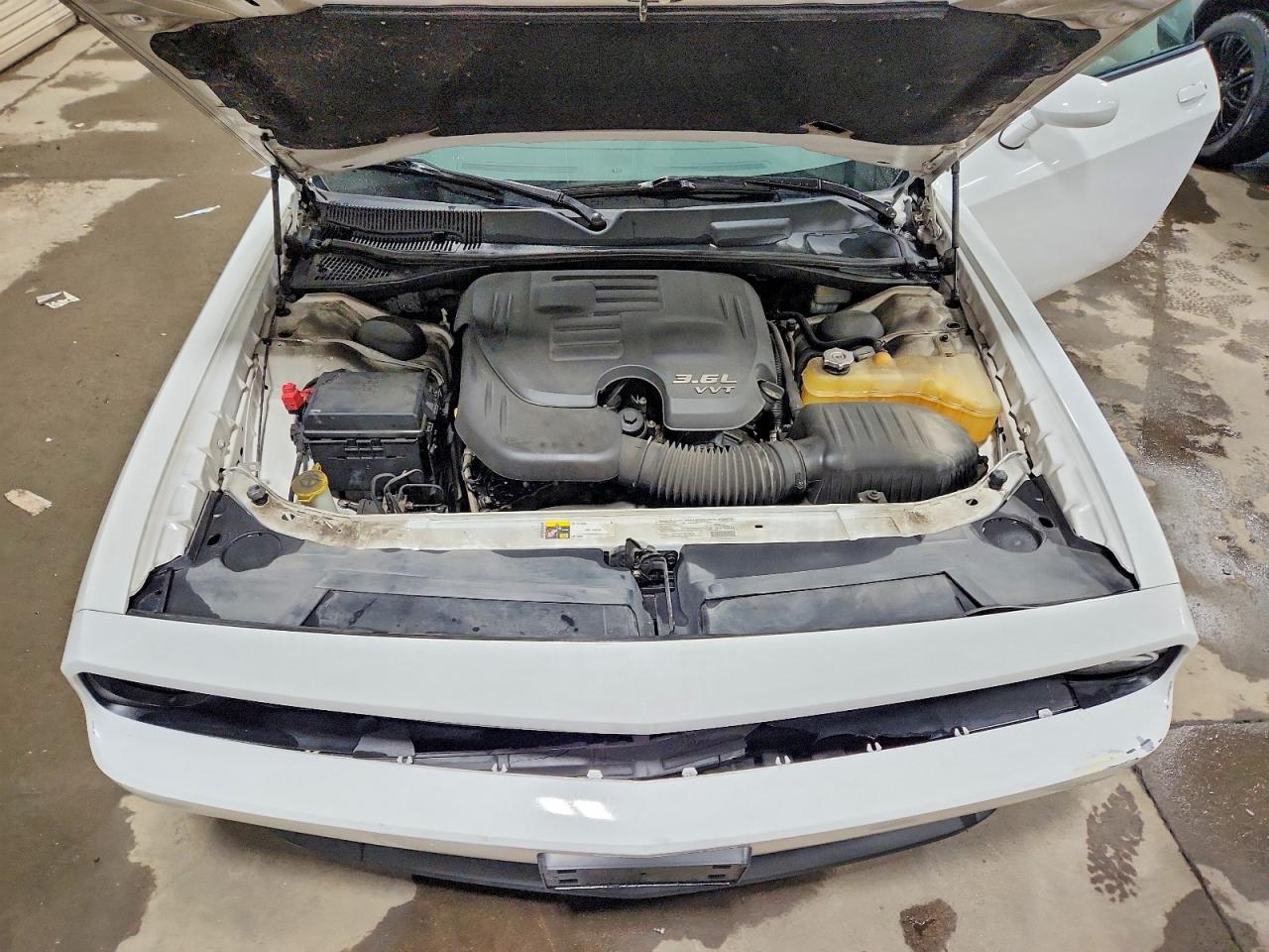 2013 DODGE CHALLENGER SXT photo 11
