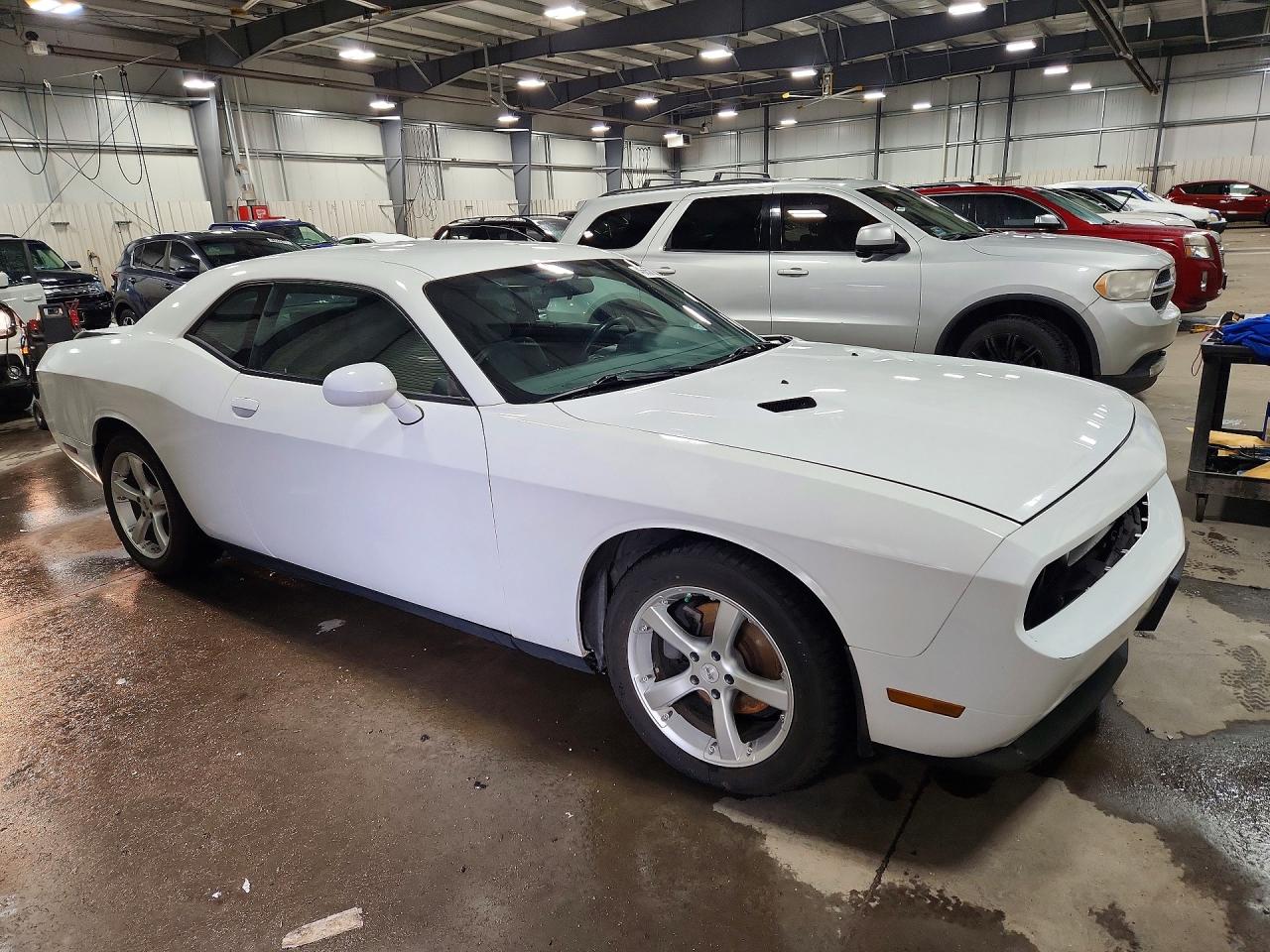 2013 DODGE CHALLENGER SXT photo 4