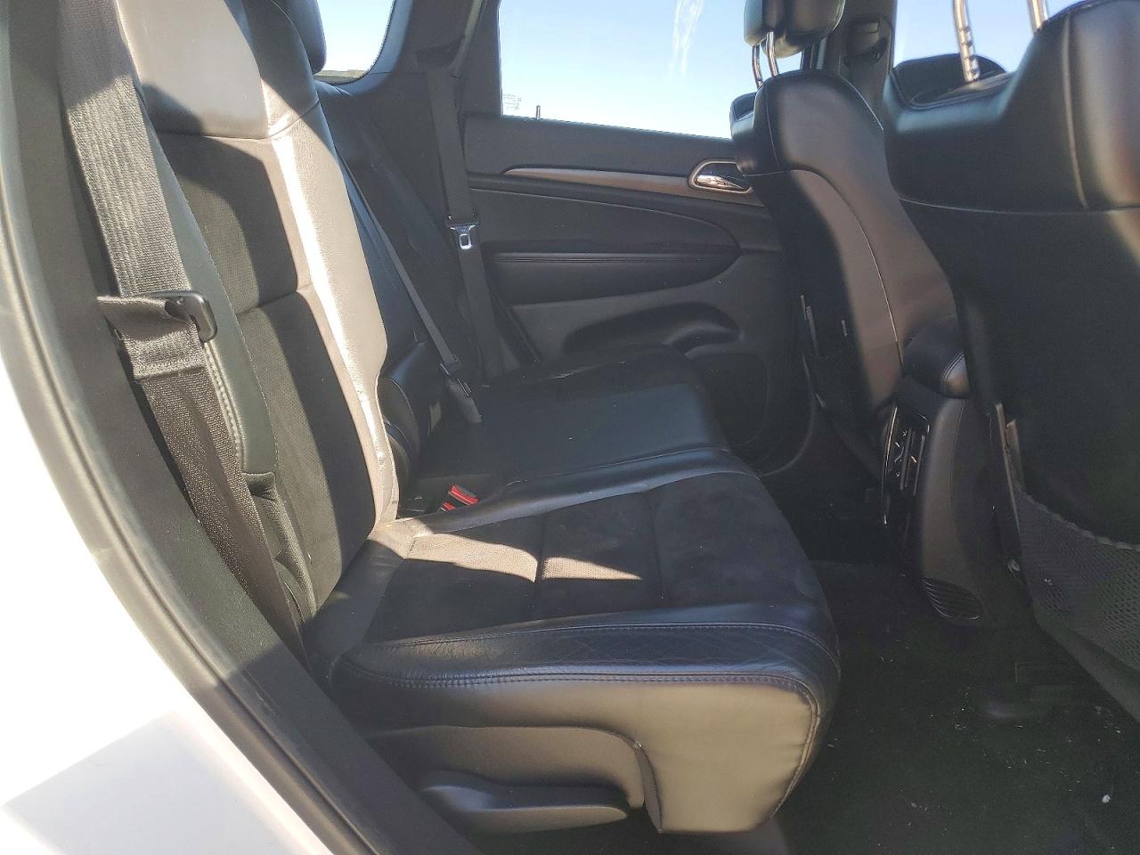2015 JEEP GRAND CHEROKEE LAREDO photo 19