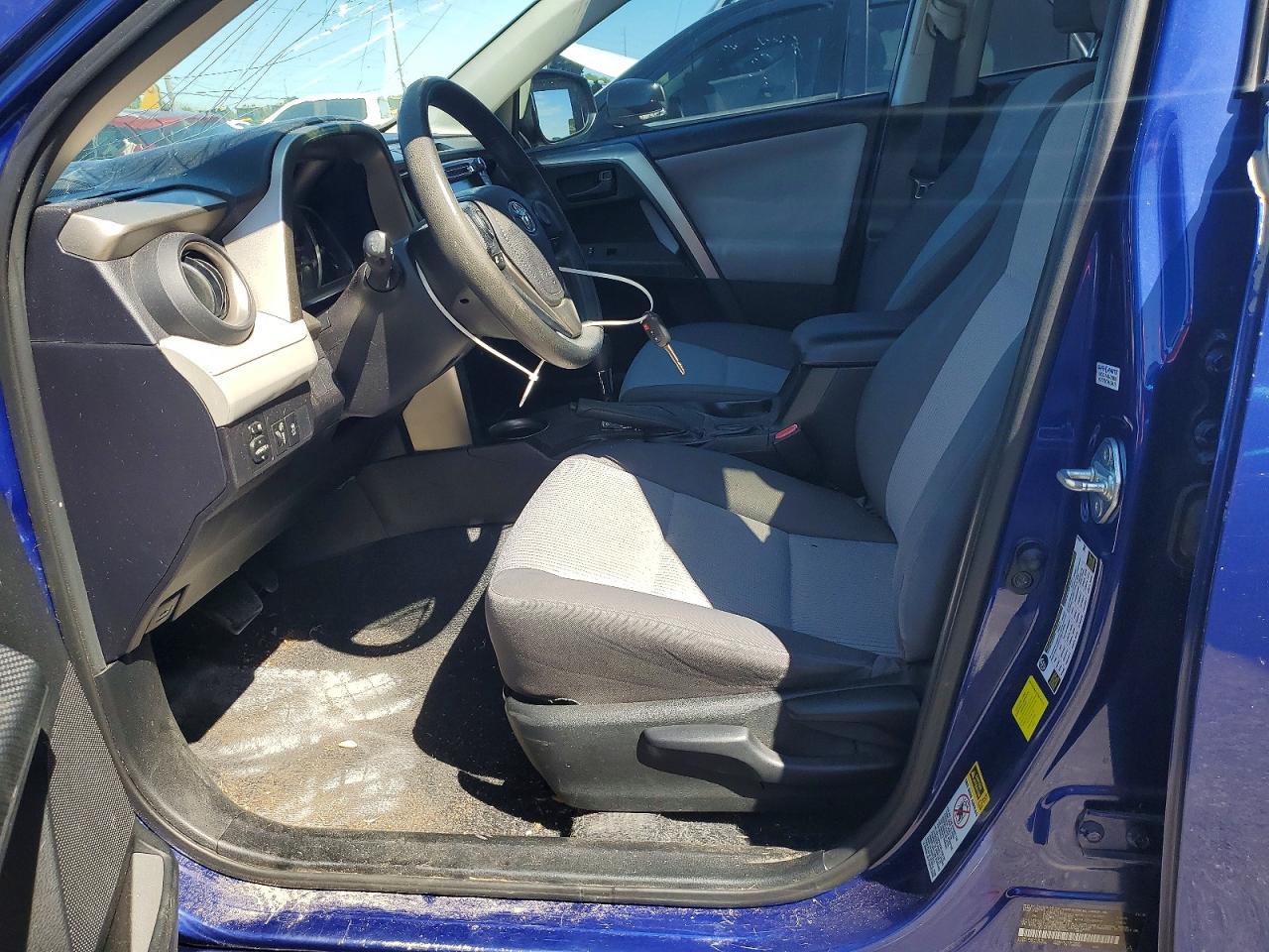 2015 TOYOTA RAV4 LE photo 13
