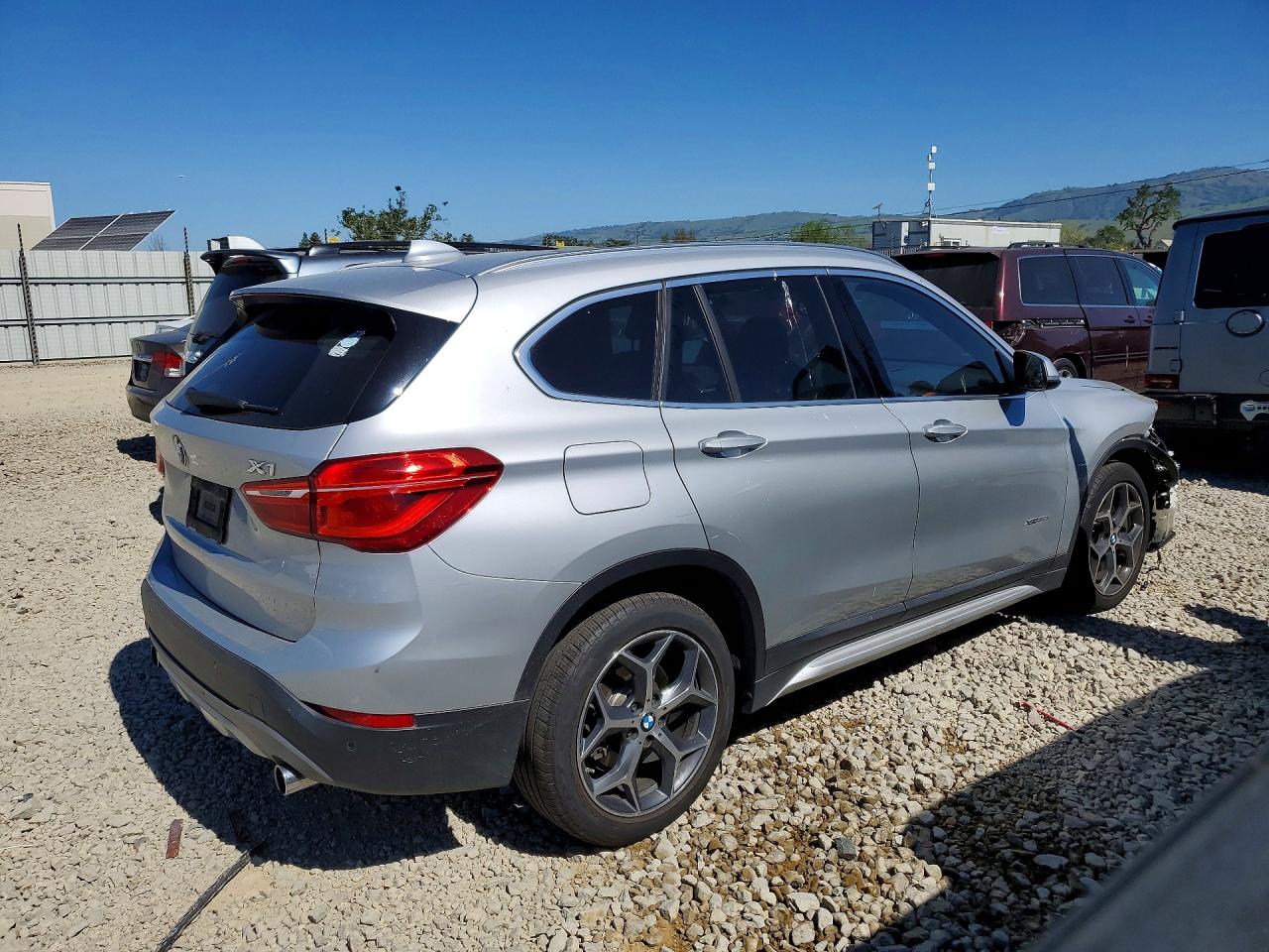 2016 BMW X1 XDRIVE28I photo 3