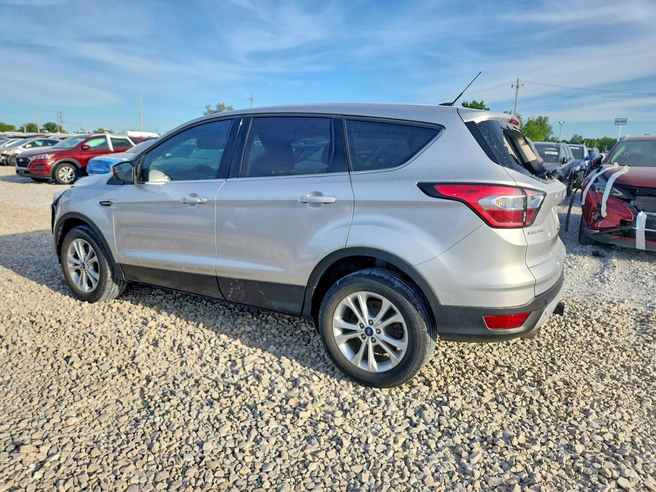 2017 FORD ESCAPE SE photo 3