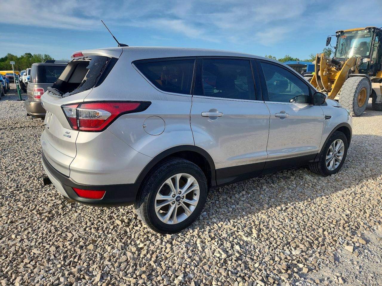 2017 FORD ESCAPE SE photo 5