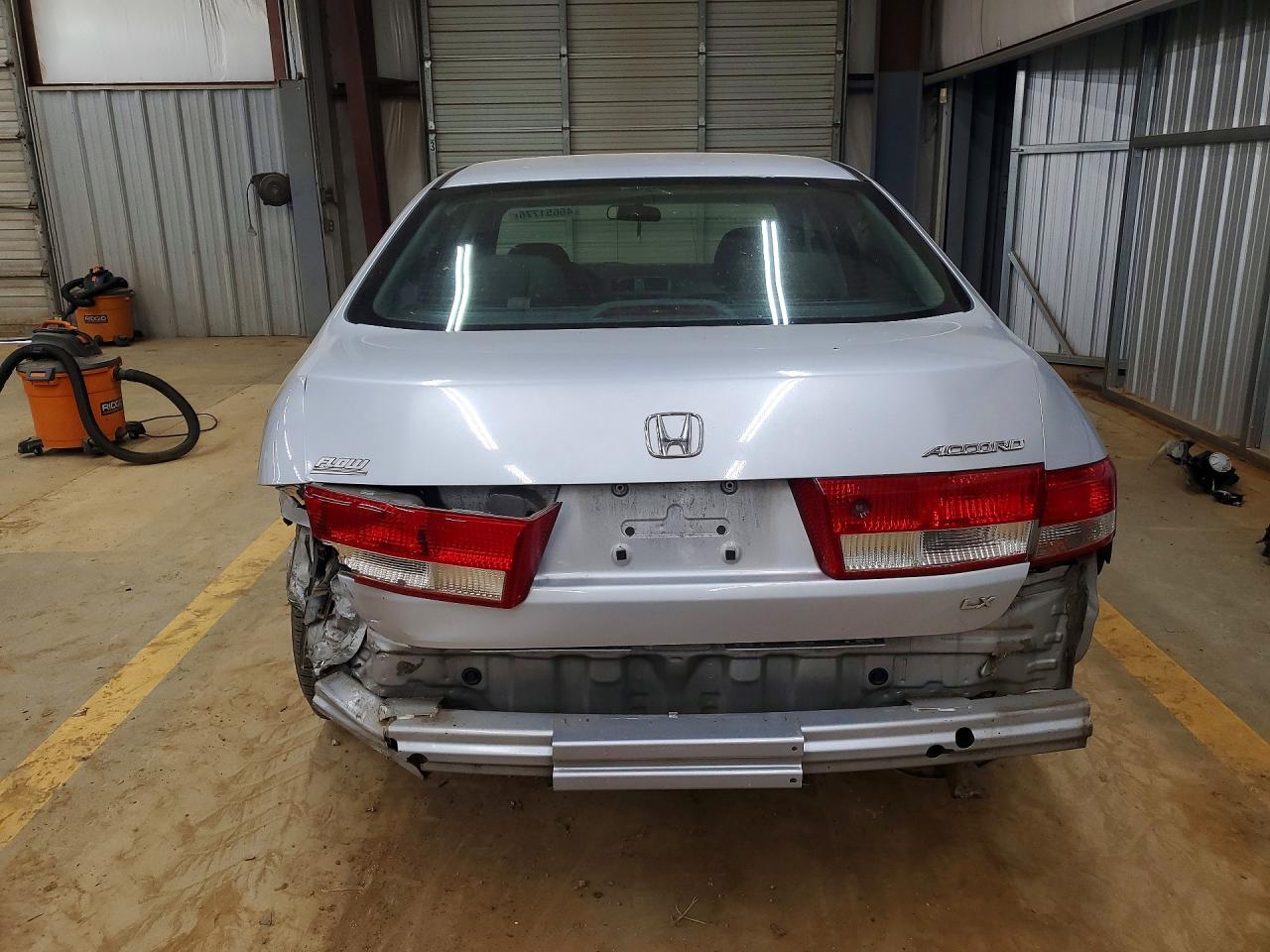 2004 HONDA ACCORD LX photo 11