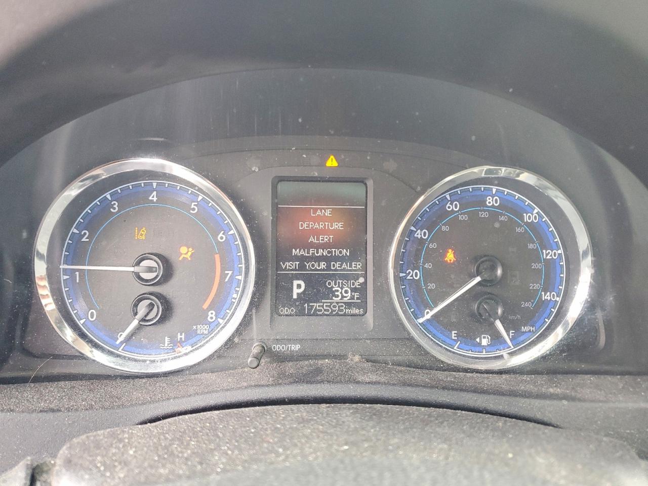 2018 TOYOTA COROLLA LE photo 9