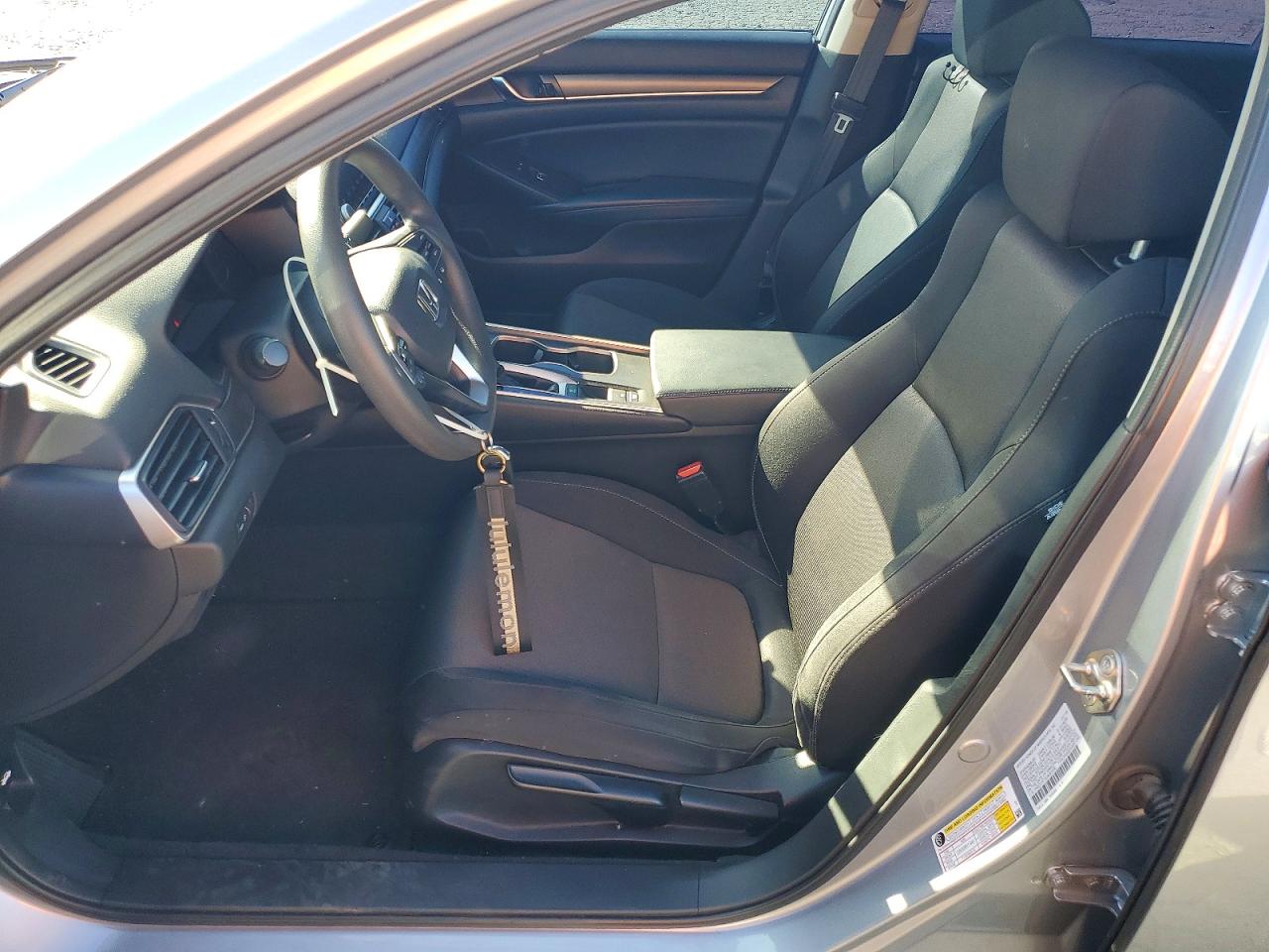 2018 HONDA ACCORD photo 13
