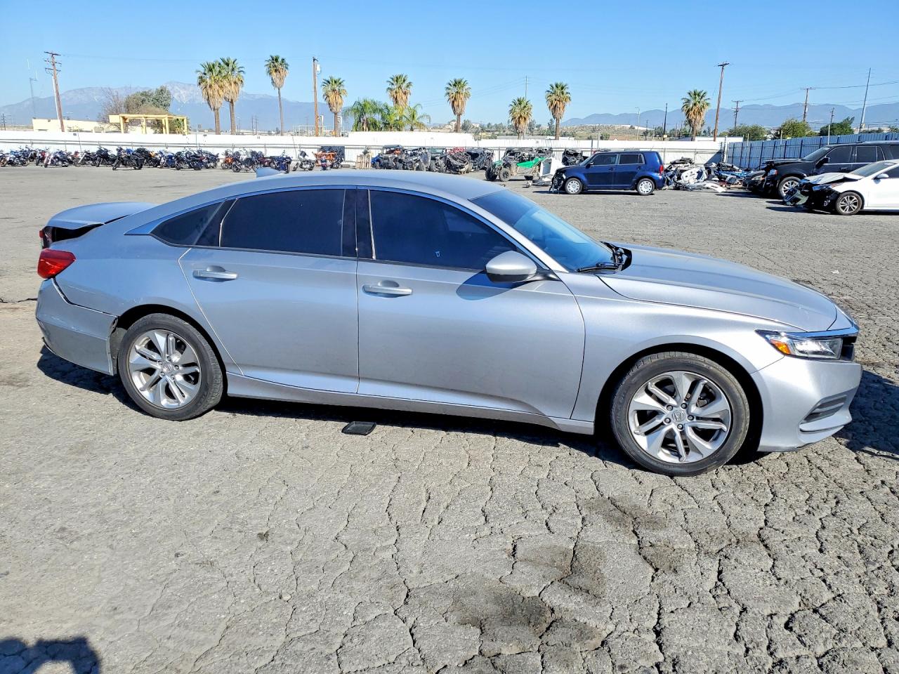 2018 HONDA ACCORD photo 7