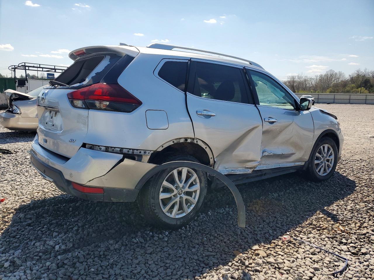 2019 NISSAN ROGUE SV photo 5
