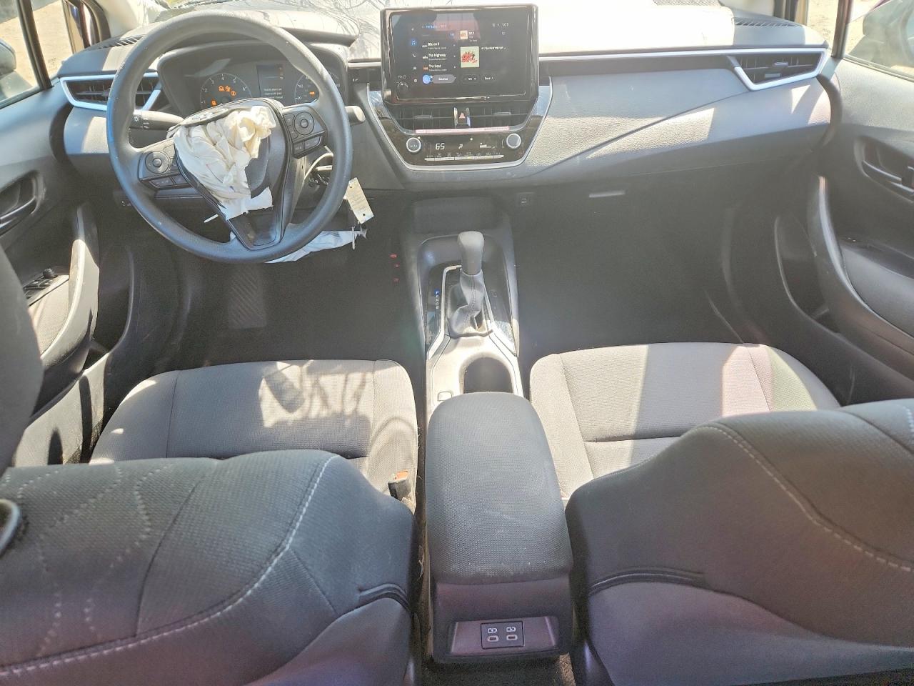 2025 TOYOTA COROLLA LE photo 15