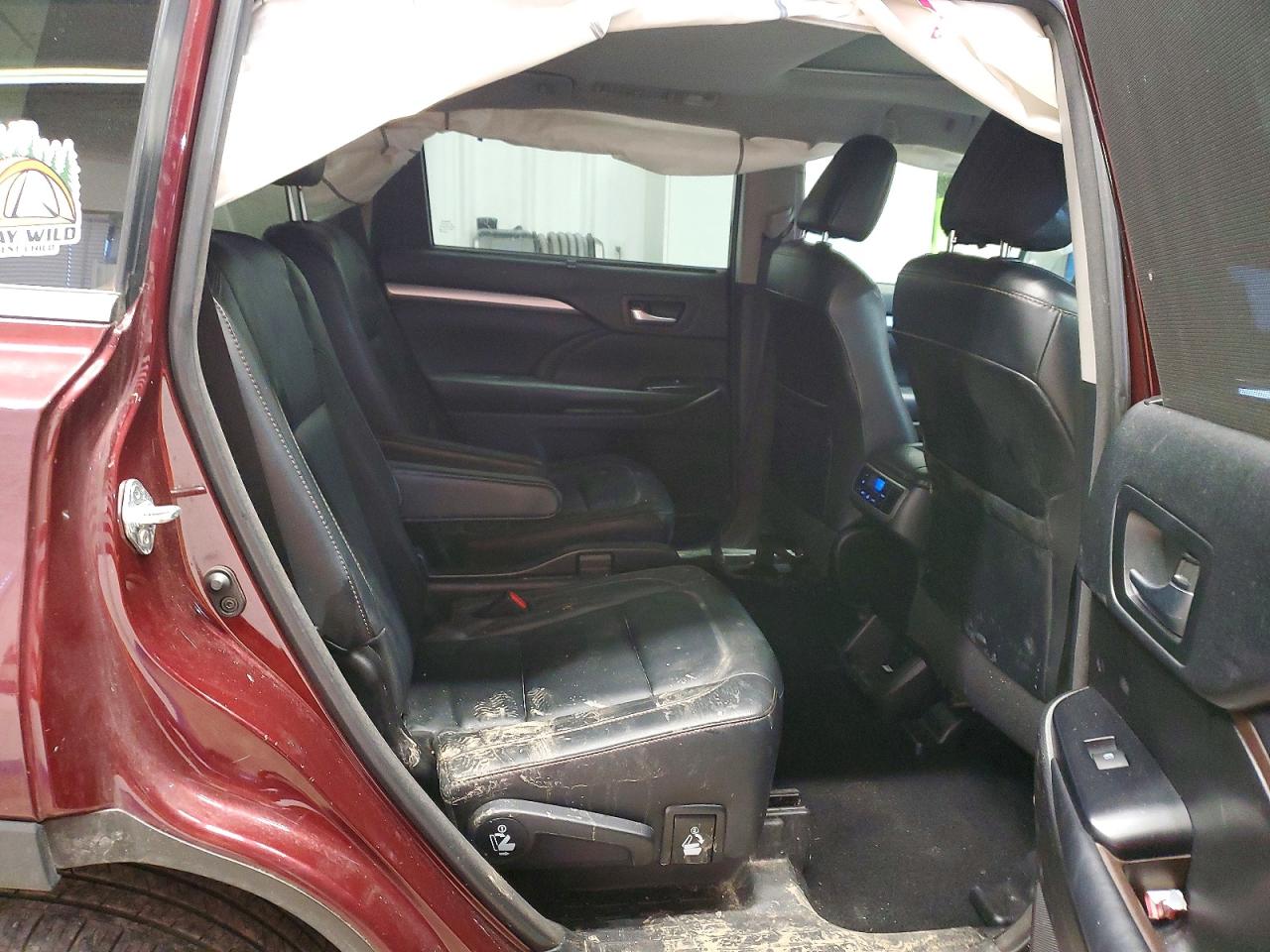 2018 TOYOTA HIGHLANDER XLE photo 21