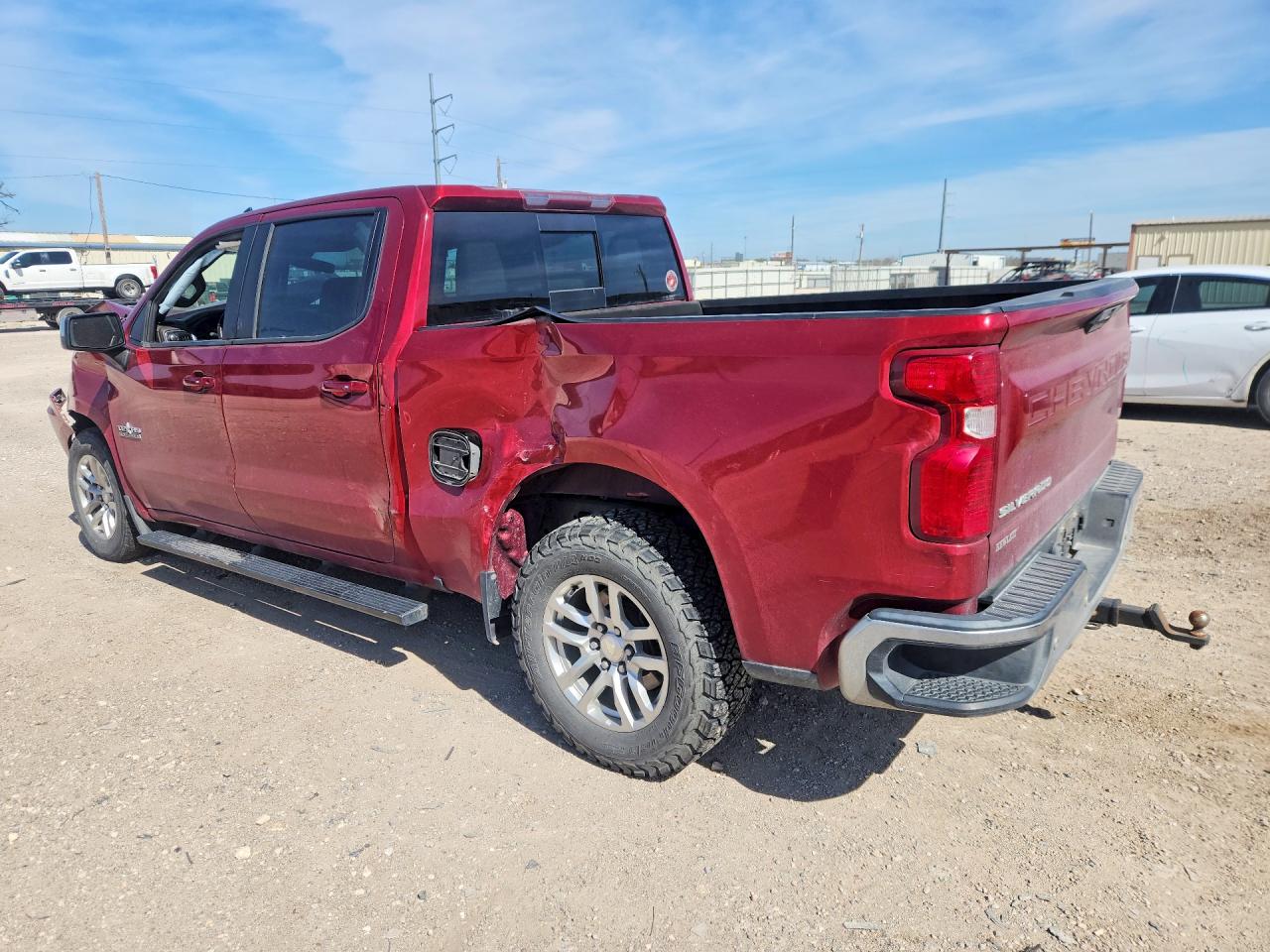 2019 CHEVROLET SILVERADO K1500 LT photo 2