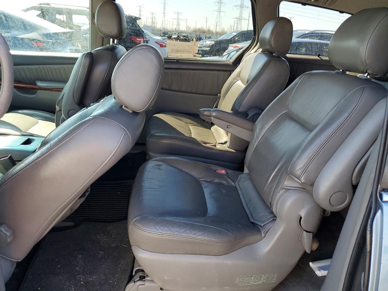 2004 TOYOTA SIENNA XLE 7 PASSENGER photo 11
