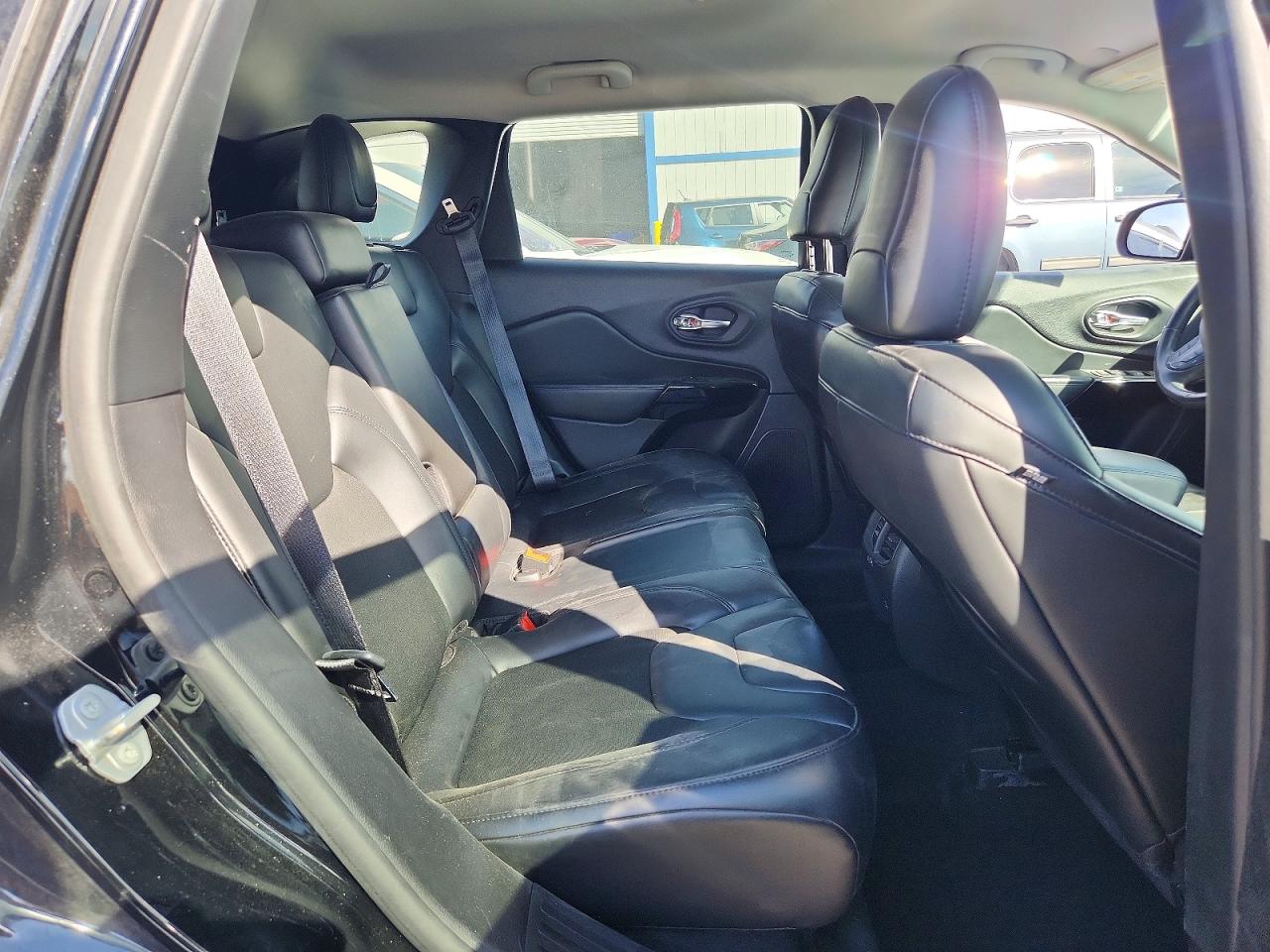 2021 JEEP CHEROKEE LATITUDE PLUS photo 19