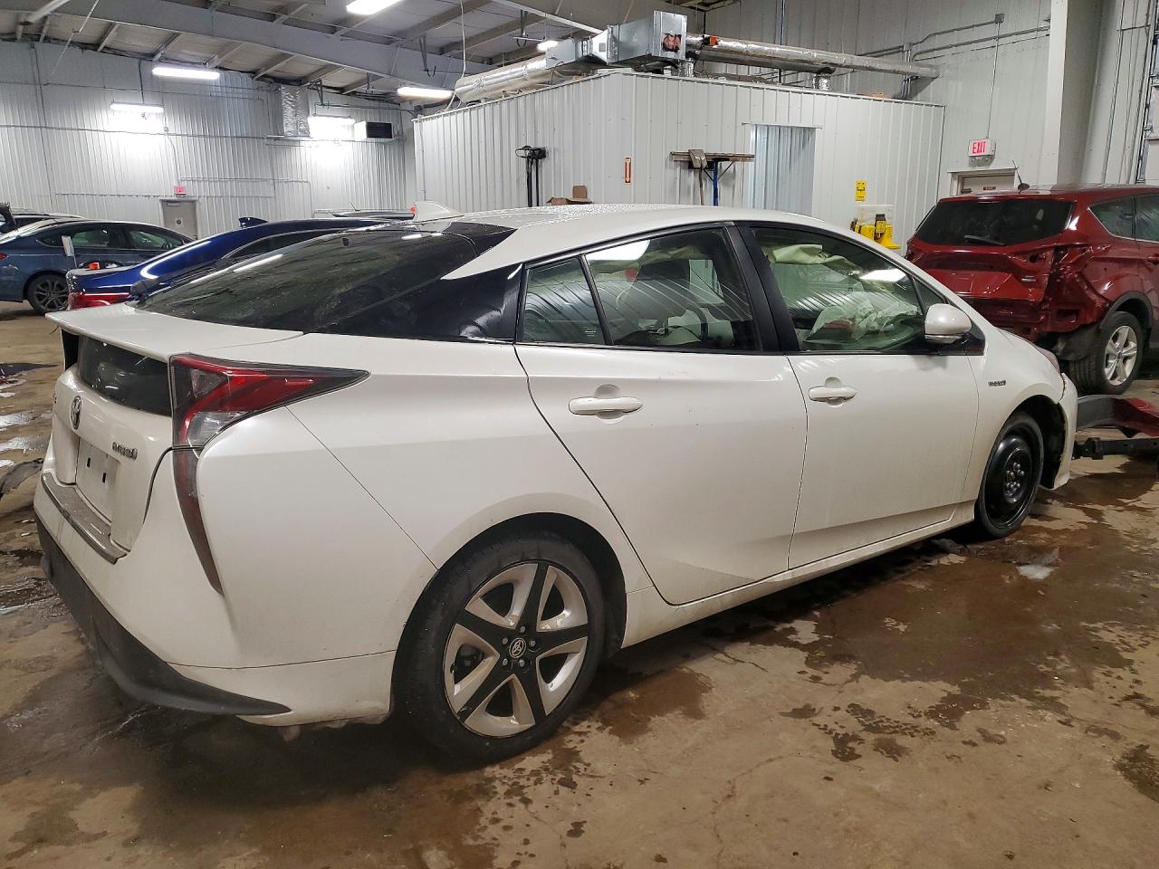 2016 TOYOTA PRIUS THREE TOURING photo 7