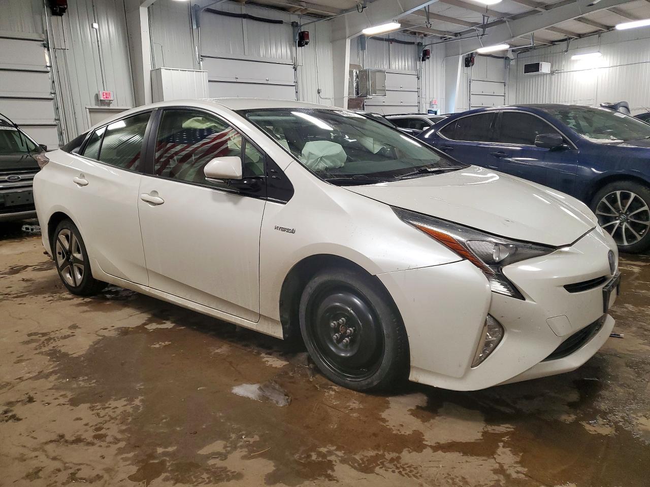 2016 TOYOTA PRIUS THREE TOURING photo 10