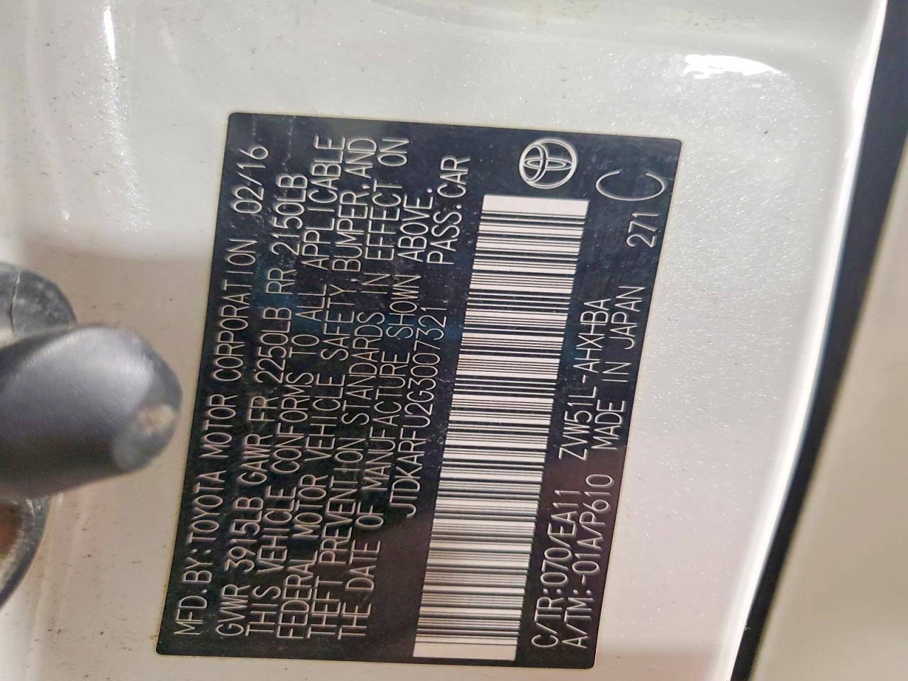 2016 TOYOTA PRIUS THREE TOURING photo 34