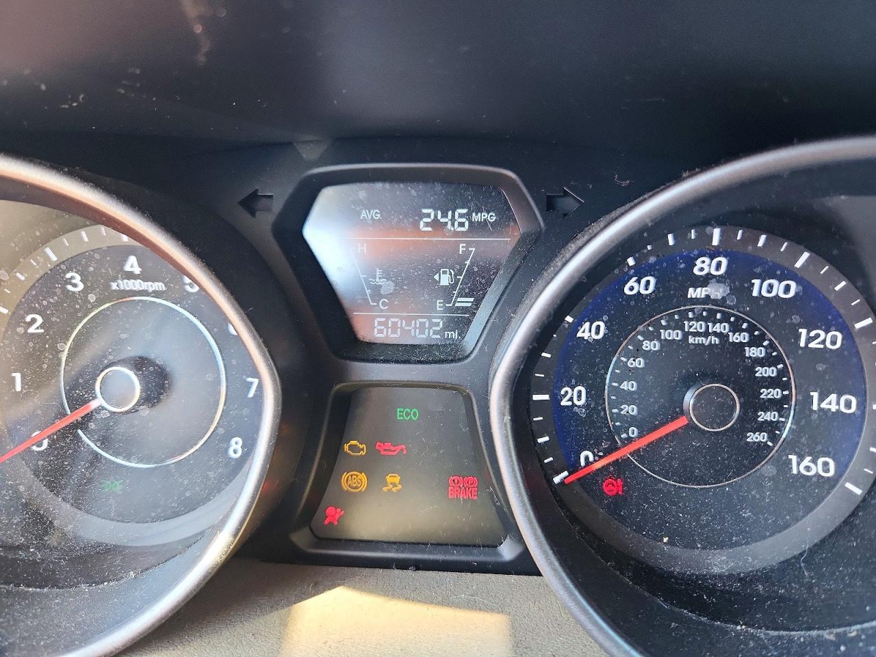 2016 HYUNDAI ELANTRA SE photo 9
