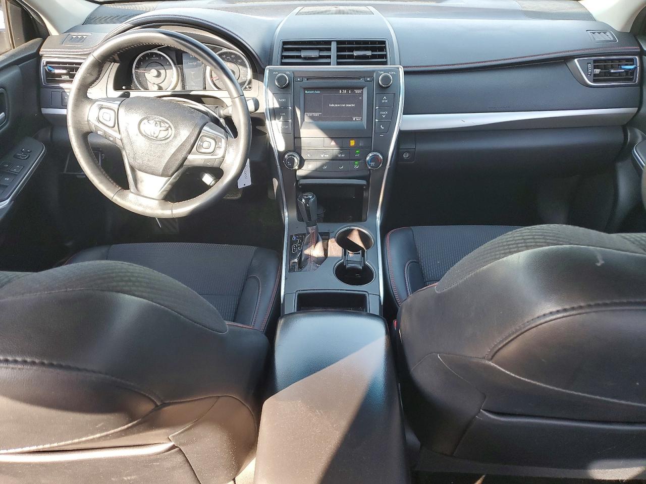 2017 TOYOTA CAMRY SE photo 8