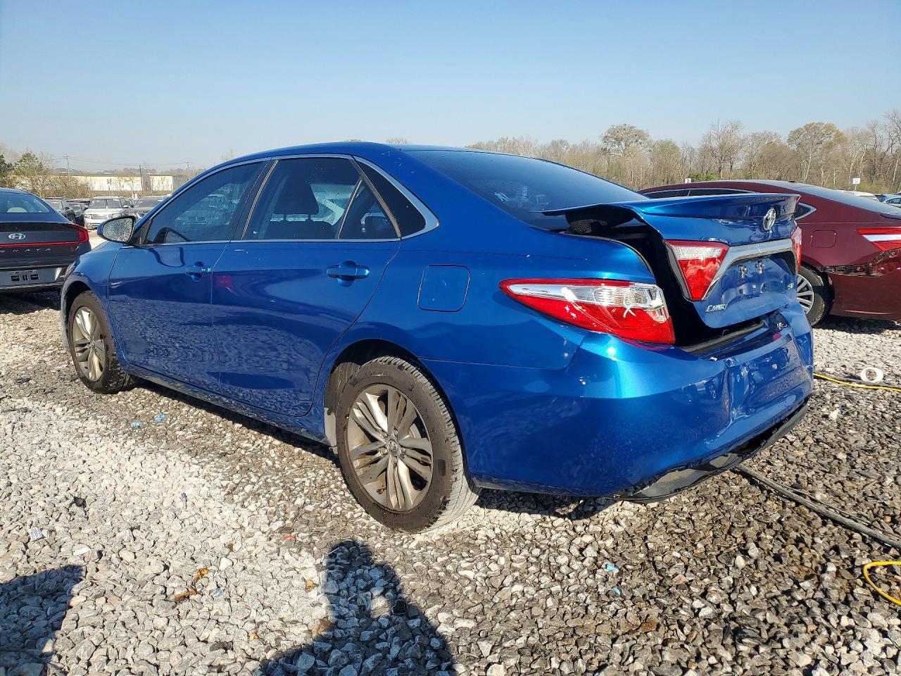 2017 TOYOTA CAMRY SE photo 2