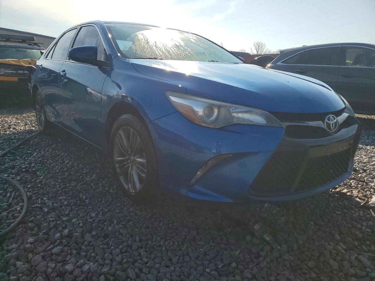 2017 TOYOTA CAMRY SE photo 4
