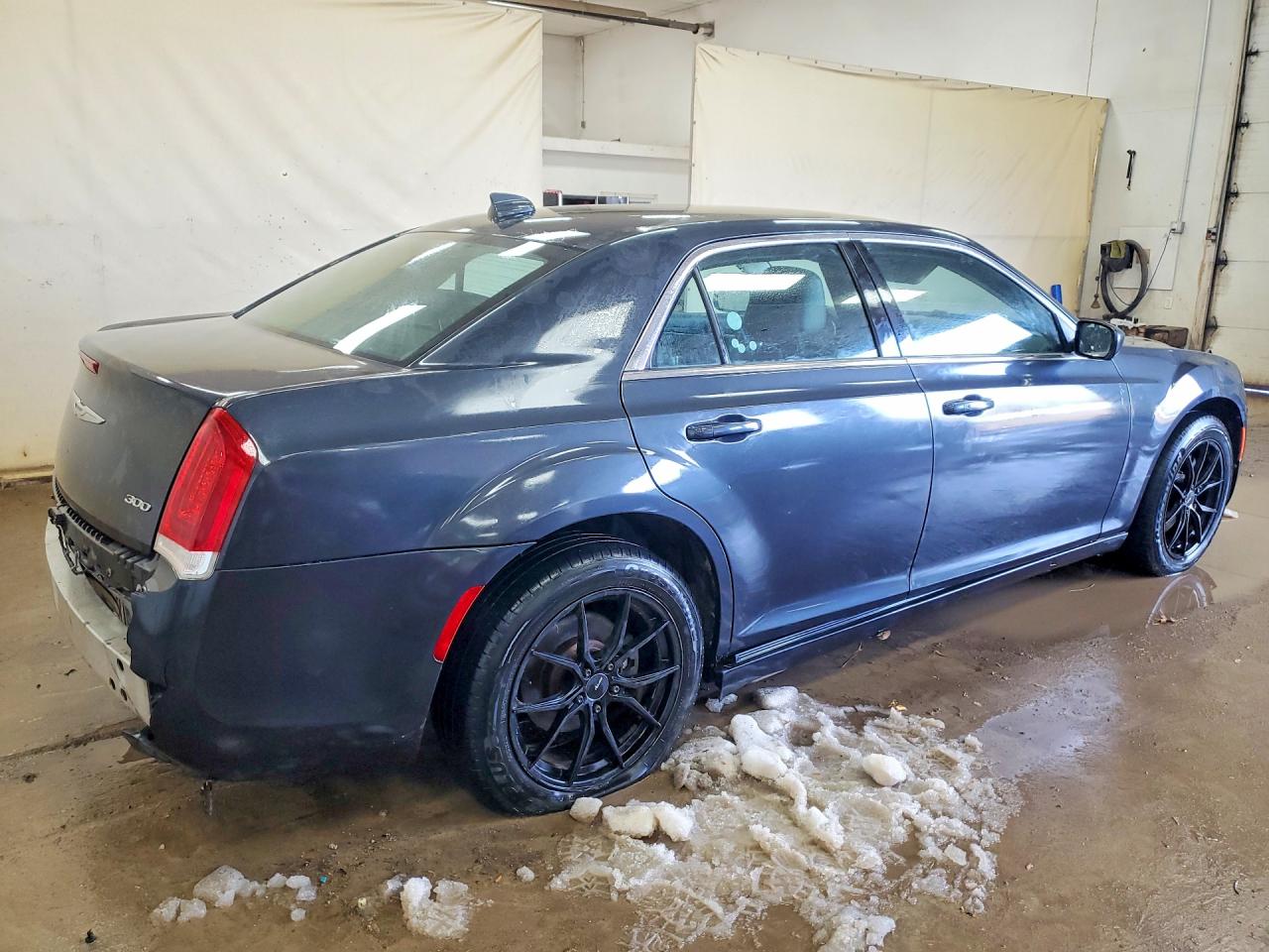 2016 CHRYSLER 300 LIMITED photo 5