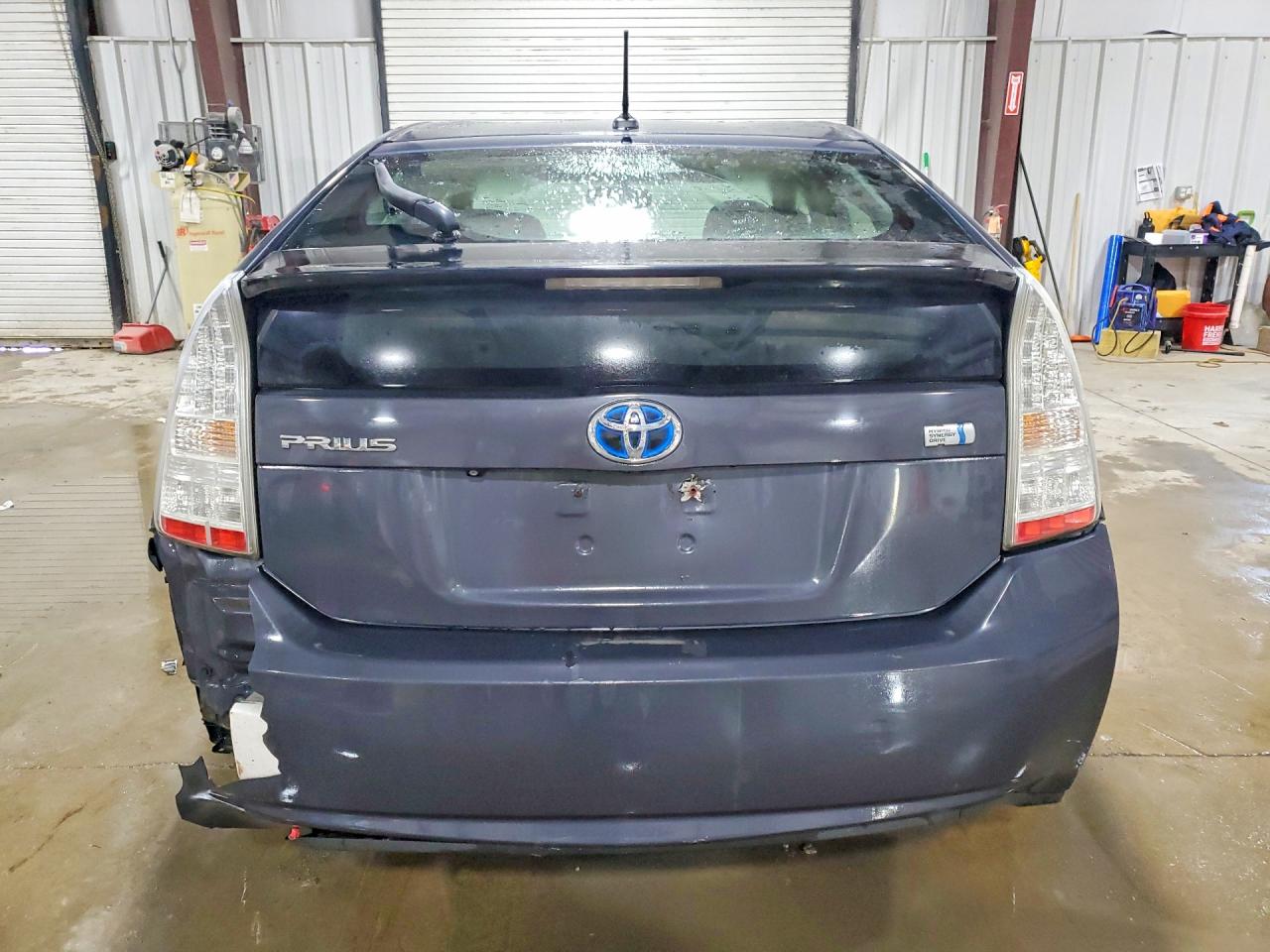 2011 TOYOTA PRIUS FOUR photo 6