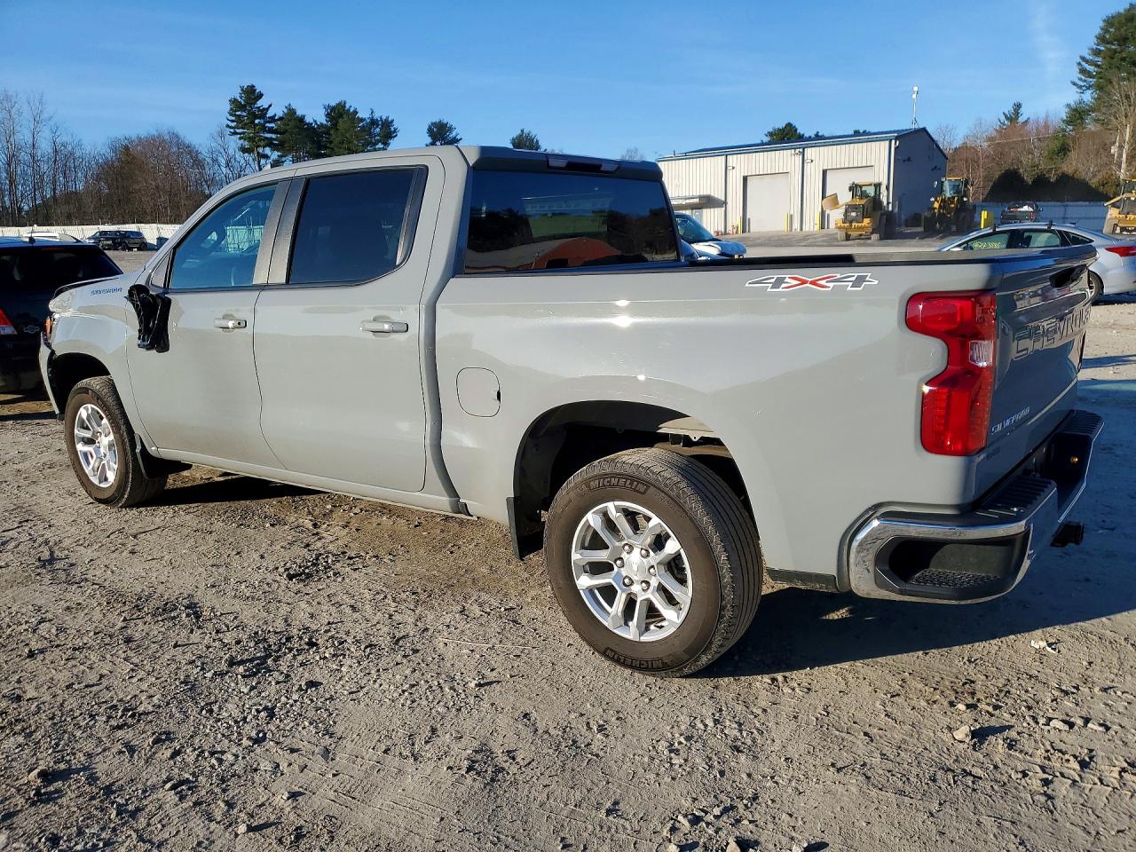 2024 CHEVROLET SILVERADO K1500 LT-L photo 4