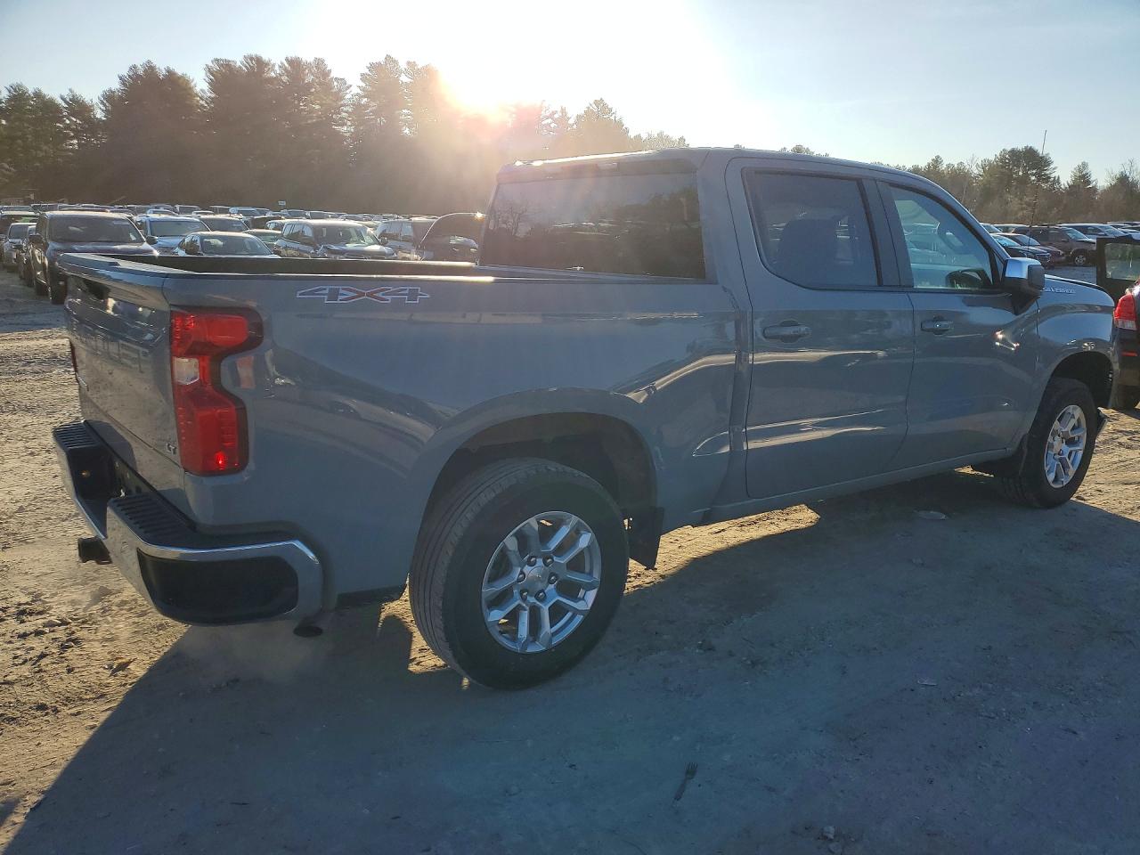 2024 CHEVROLET SILVERADO K1500 LT-L photo 7