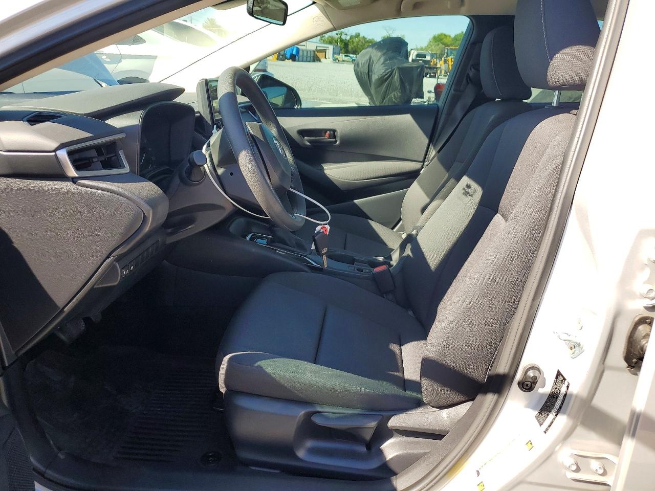 2024 TOYOTA COROLLA LE photo 13