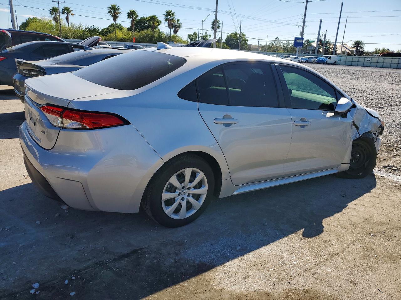 2024 TOYOTA COROLLA LE photo 5
