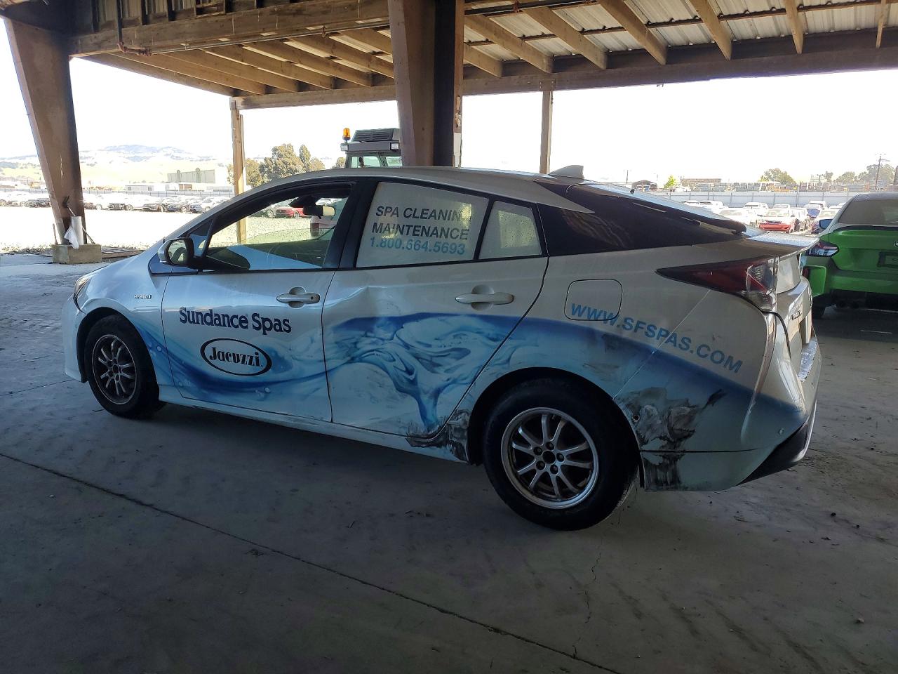 2018 TOYOTA PRIUS TWO photo 3