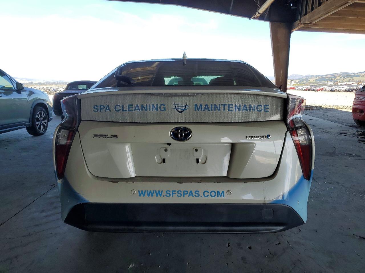 2018 TOYOTA PRIUS TWO photo 11