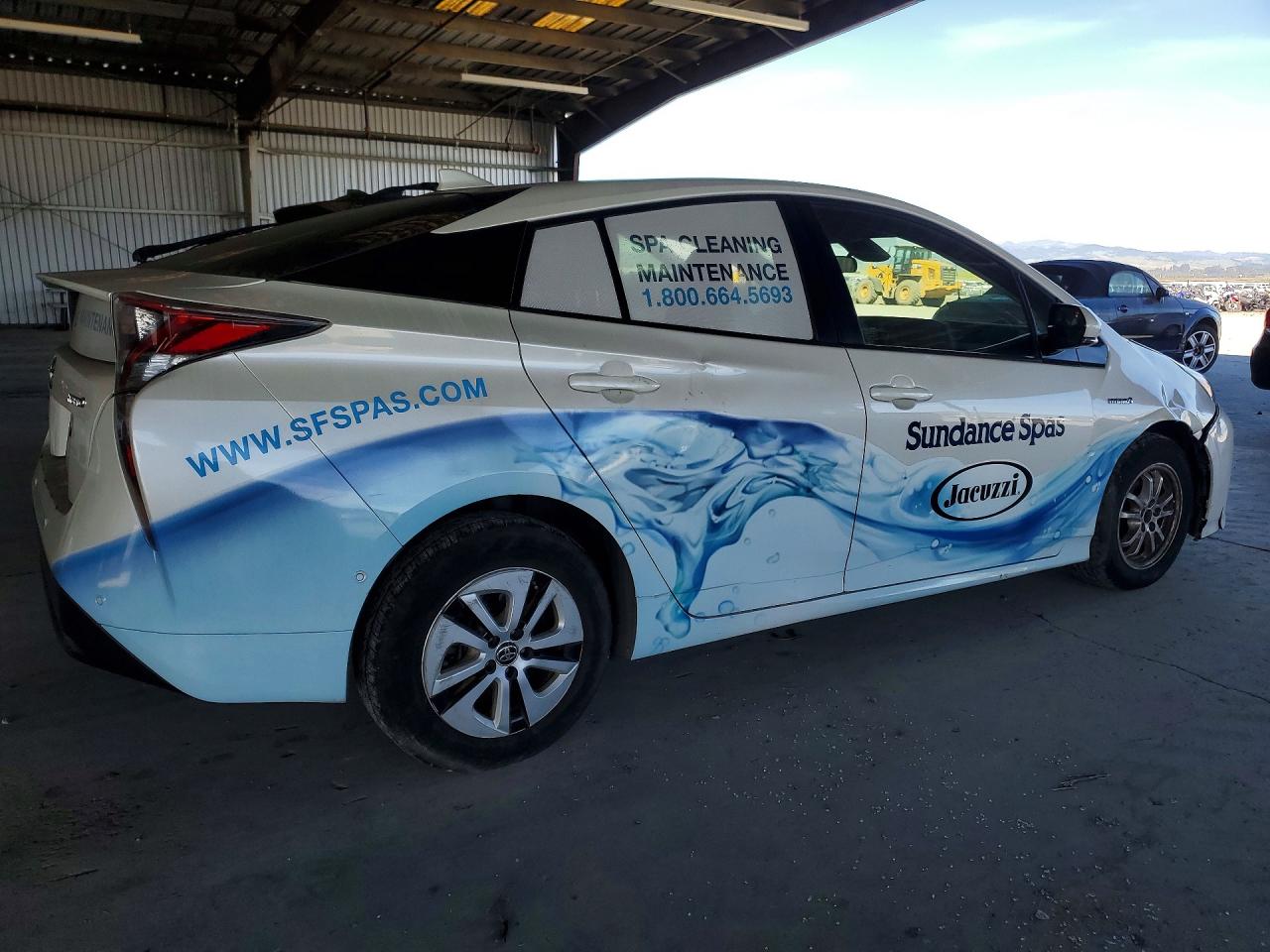 2018 TOYOTA PRIUS TWO photo 5