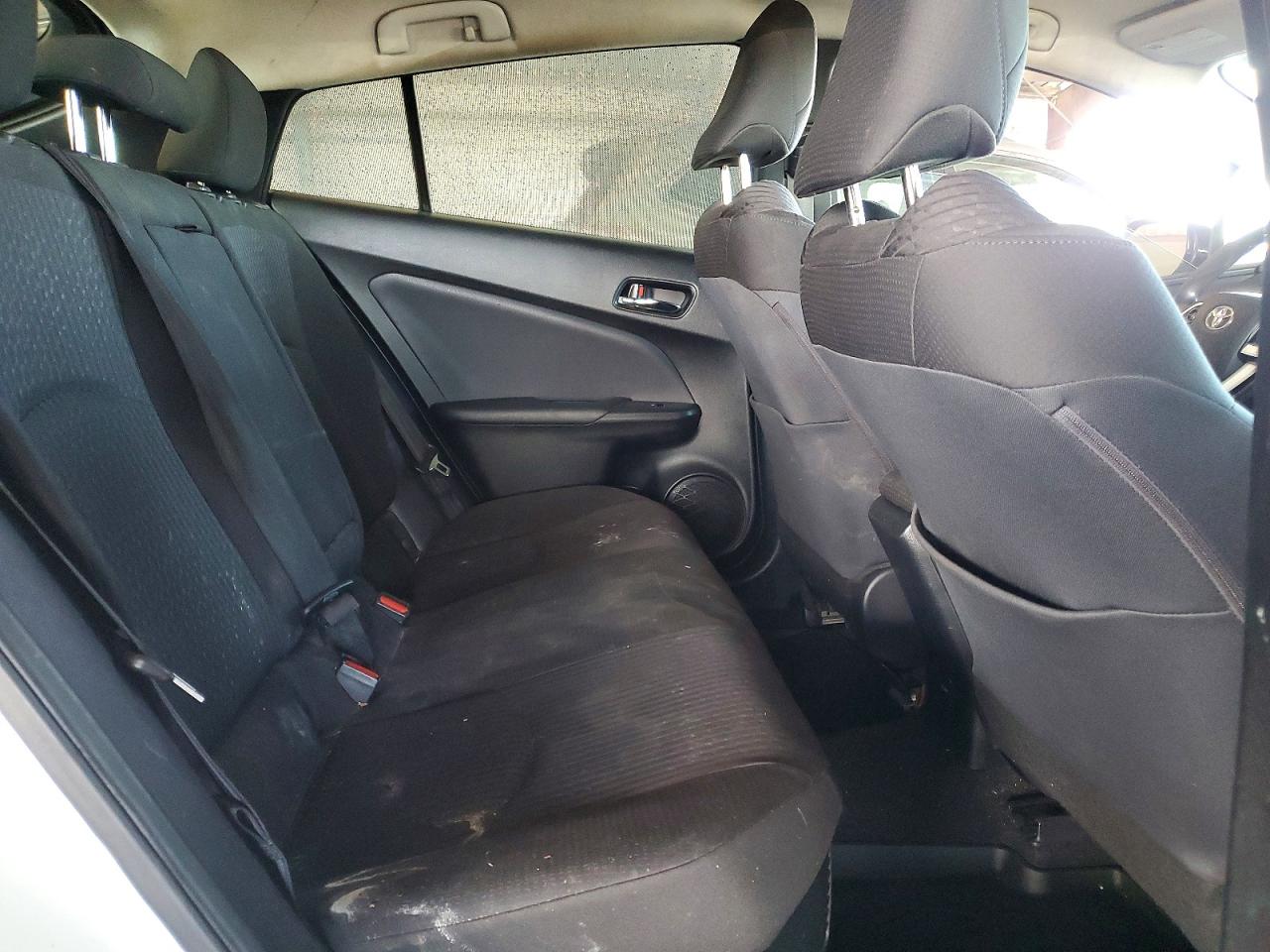 2018 TOYOTA PRIUS TWO photo 19