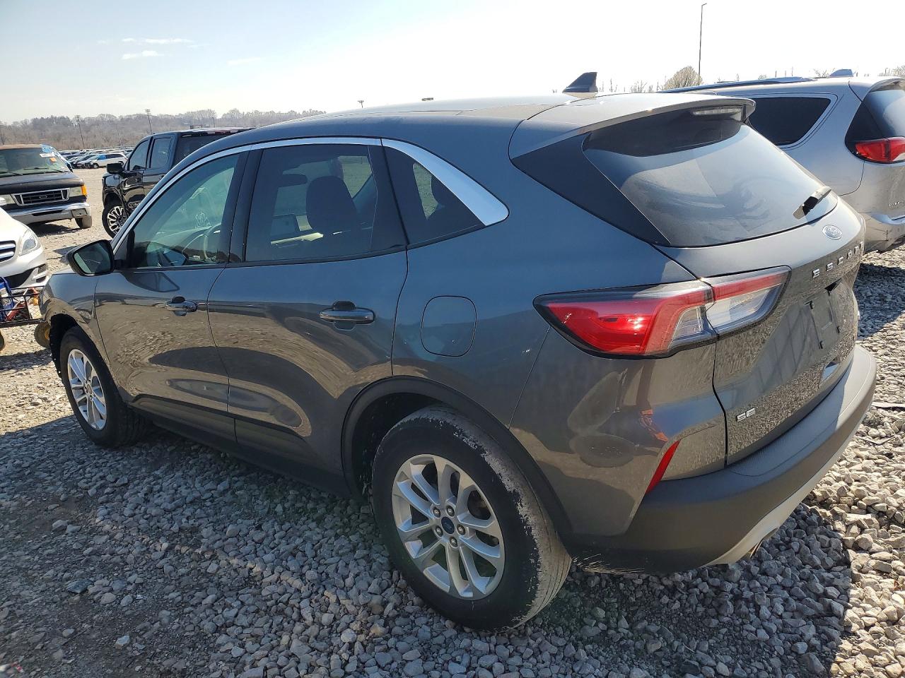 2022 FORD ESCAPE SE photo 3