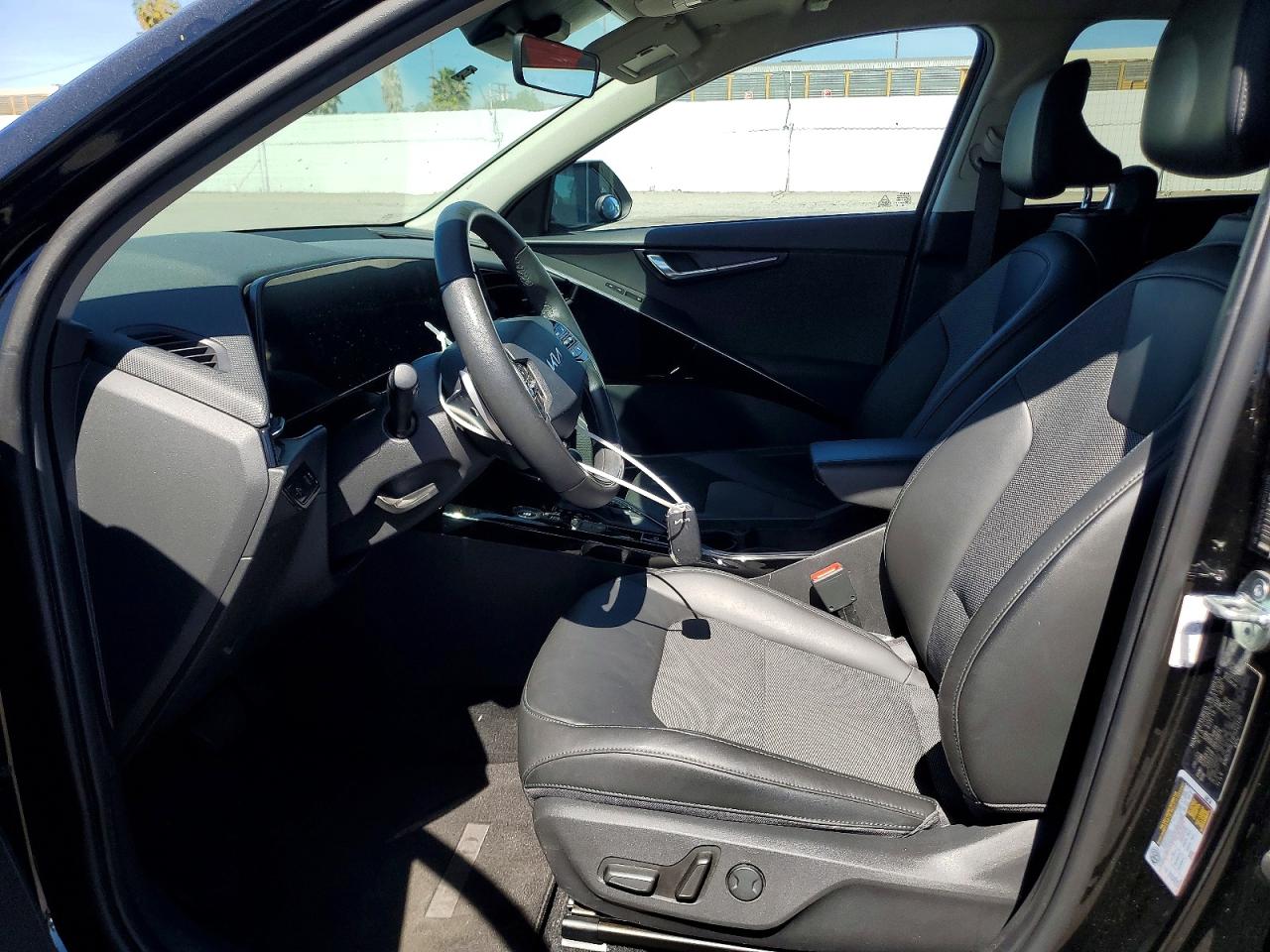 2023 KIA NIRO EX photo 13