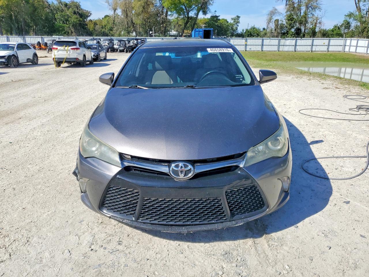 2016 TOYOTA CAMRY SE photo 13