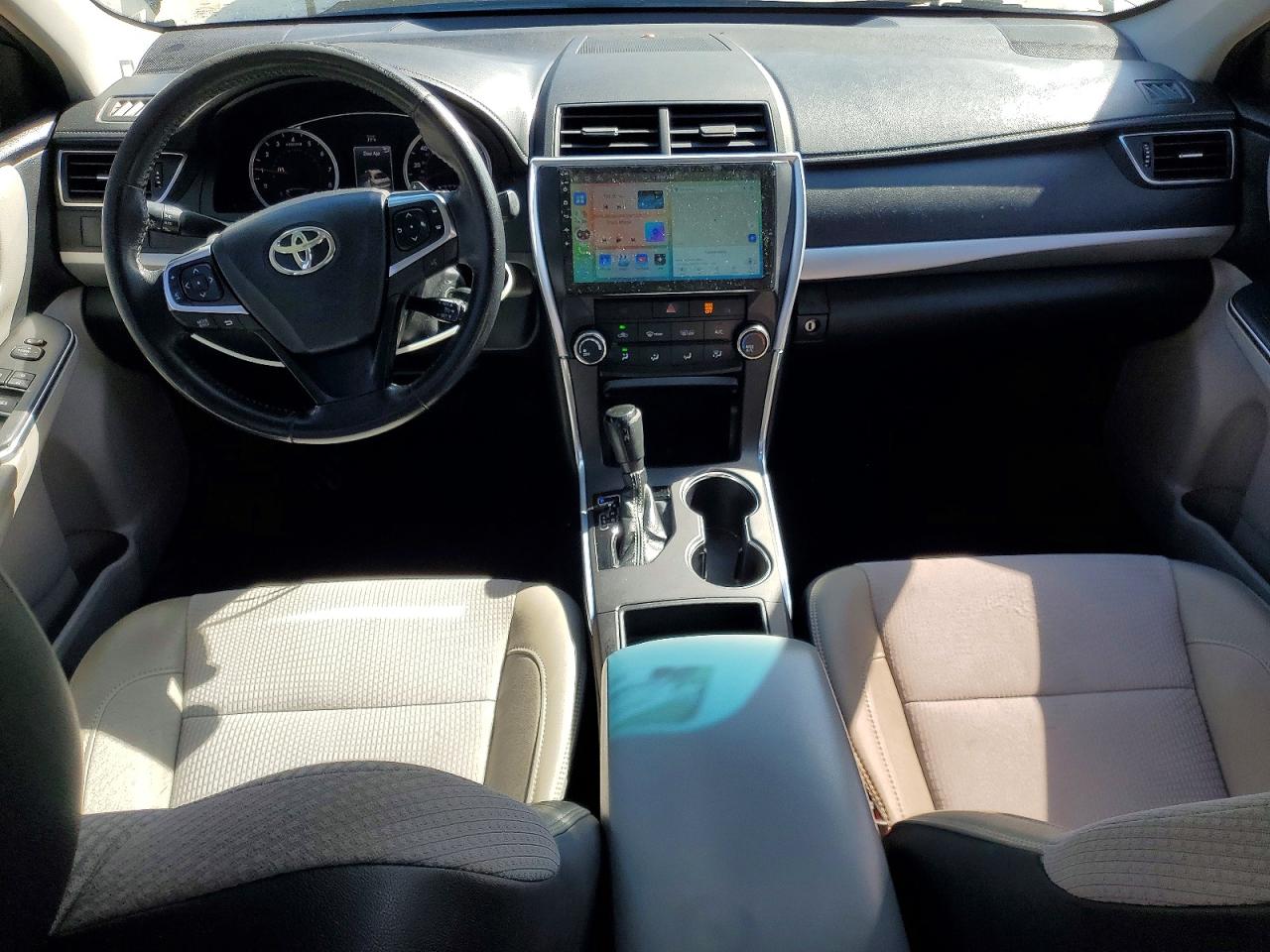 2016 TOYOTA CAMRY SE photo 22