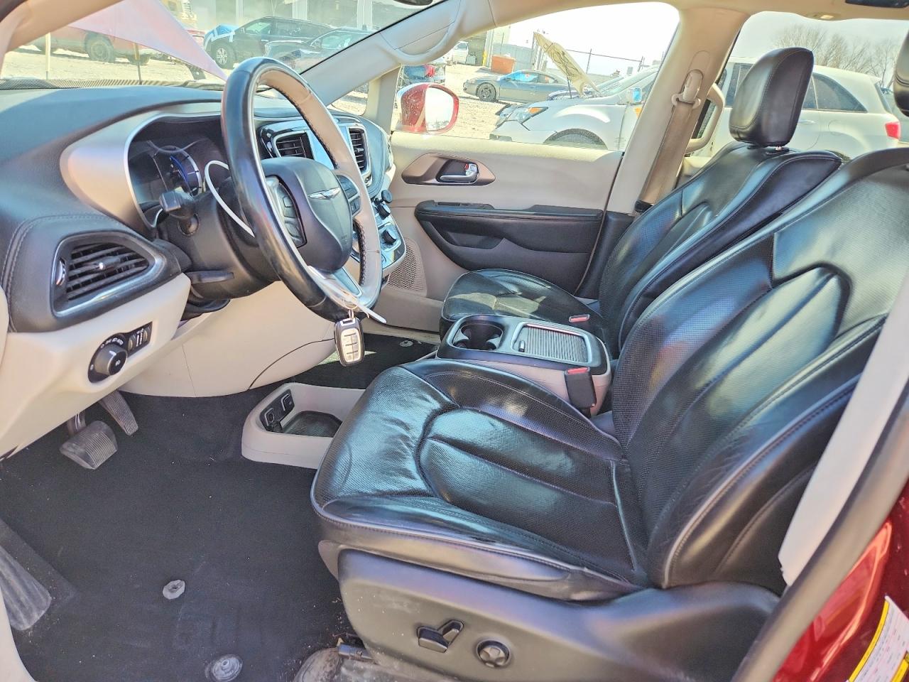 2019 CHRYSLER PACIFICA HYBRID LIMITED photo 13