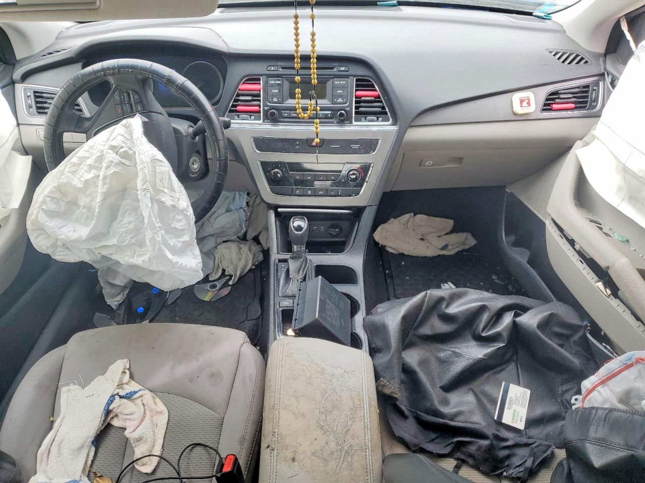 2017 HYUNDAI SONATA BASE photo 8