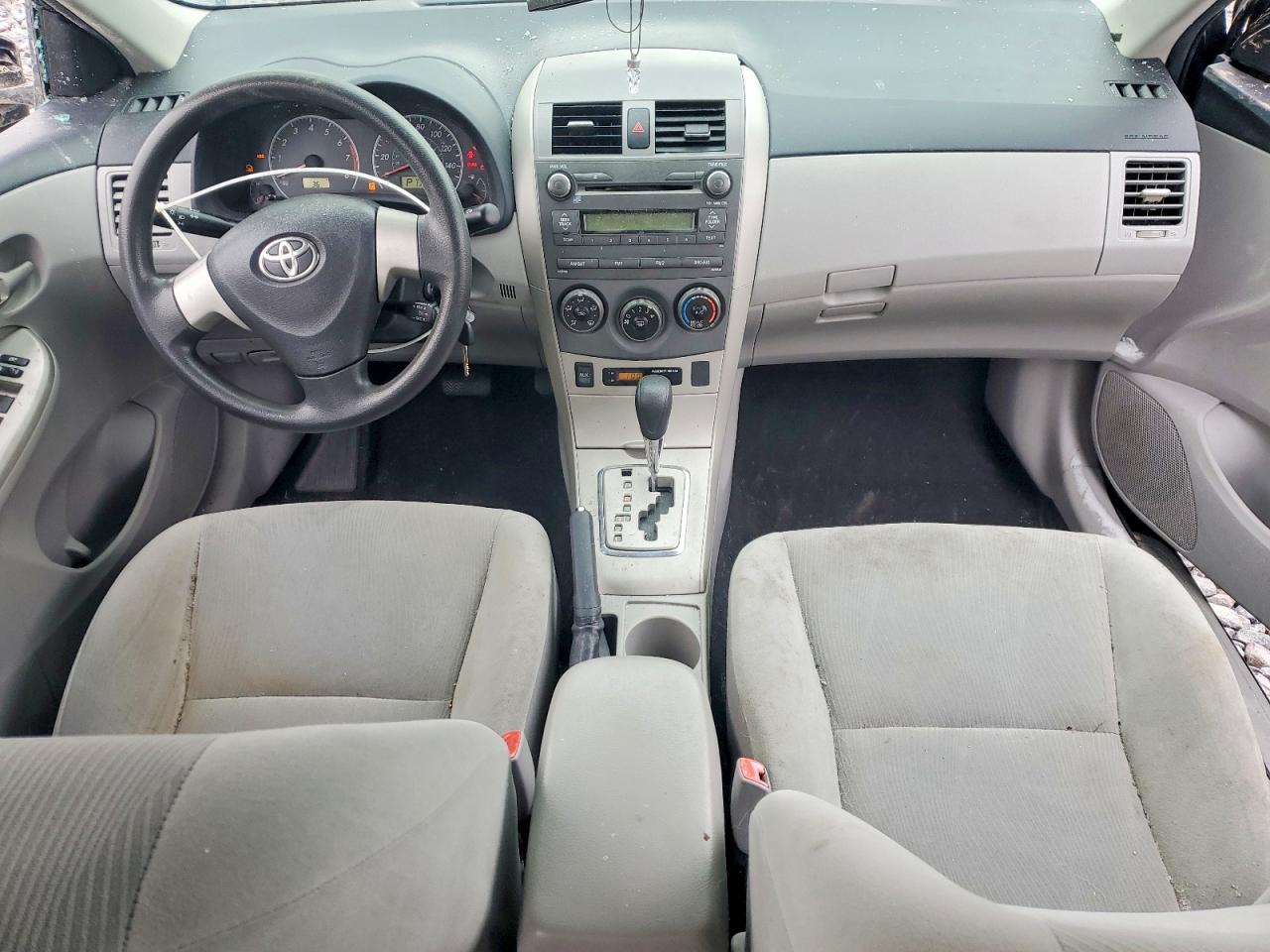 2011 TOYOTA COROLLA LE photo 15