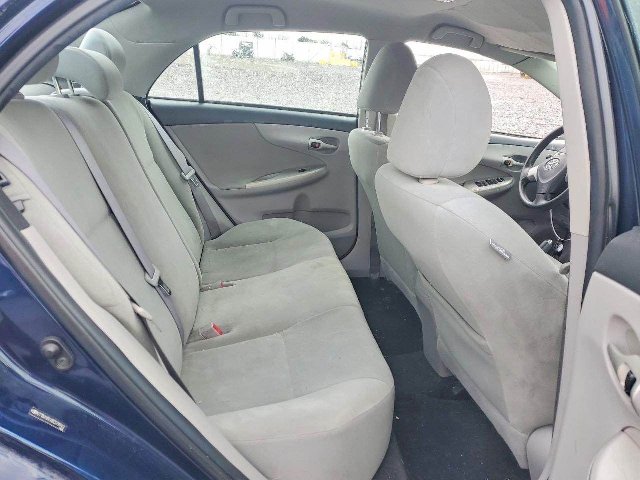 2011 TOYOTA COROLLA LE photo 19